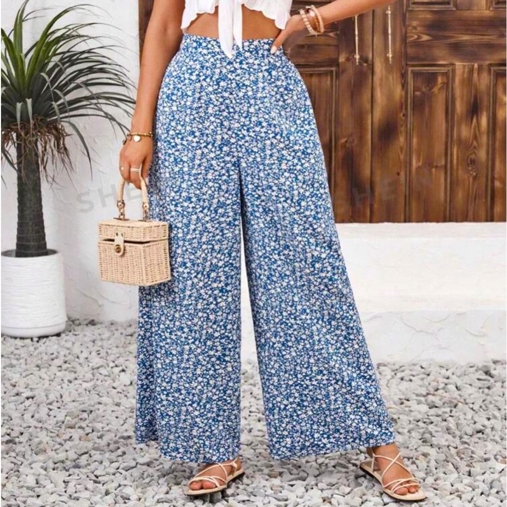 Blue floral flowy pants